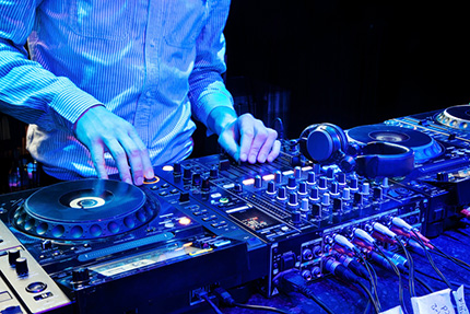 DJ - Vermittlung für unterschiedlichste Stilrichtungen.
